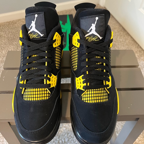 Air Jordan 4 Retro Thunder main image 4